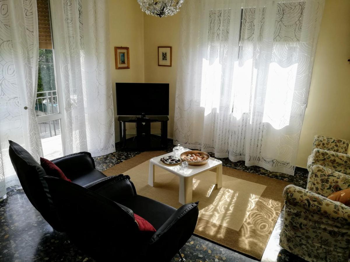 La Coquille Appartamento Vicino All'Ospedale Negrar Buitenkant foto